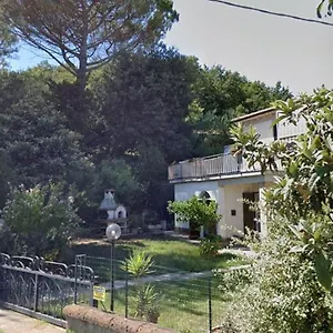 la-casina-di-laura.it-tuscanyhotel.com/