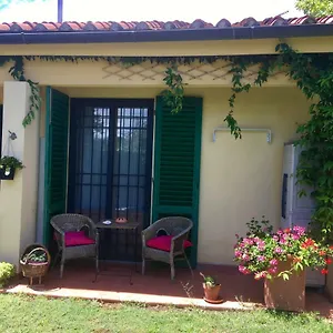https://la-casina-di-eleonora.it-tuscanyhotel.com